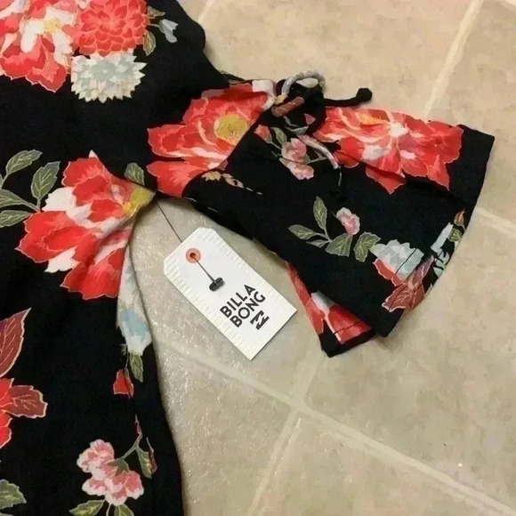 Billabong - Picture 2 of 6